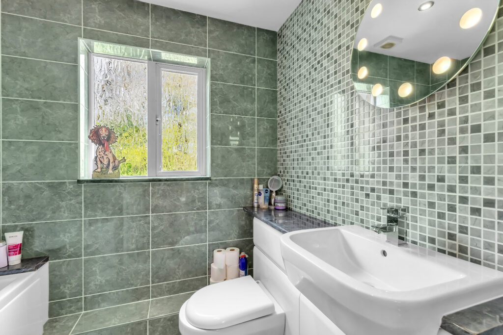 bathroom 1a