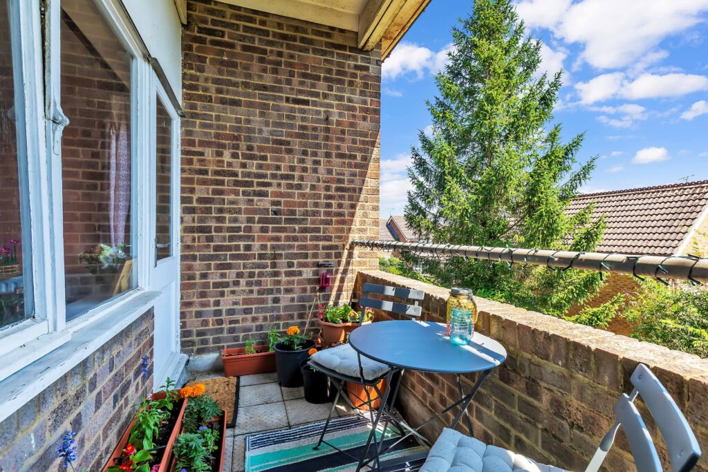 balcony 2